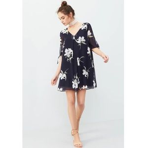 Jules Split Sleeve Shift Dress